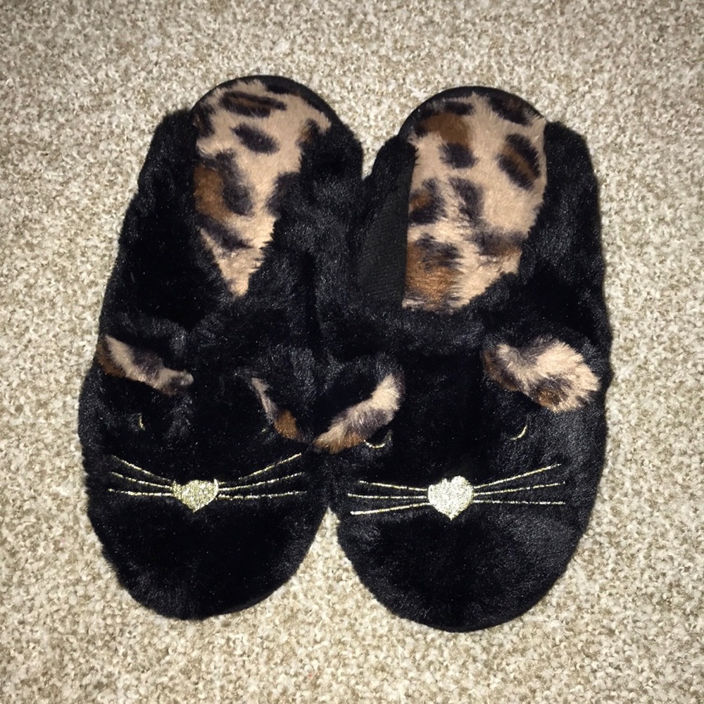 🛍️☀️ 3/$10 Fluffy Fur Cat Slippers ☀️🛍️